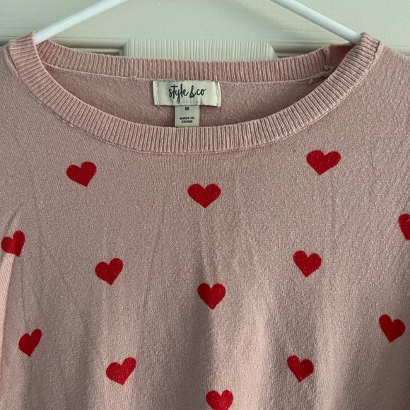 Pink and red hearts sweater - Picture 2 of 3
